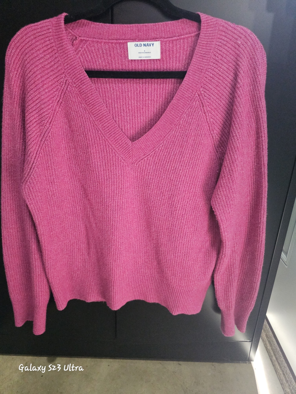 Old Navy Fuchsia V-Neck Ribbed Sweater